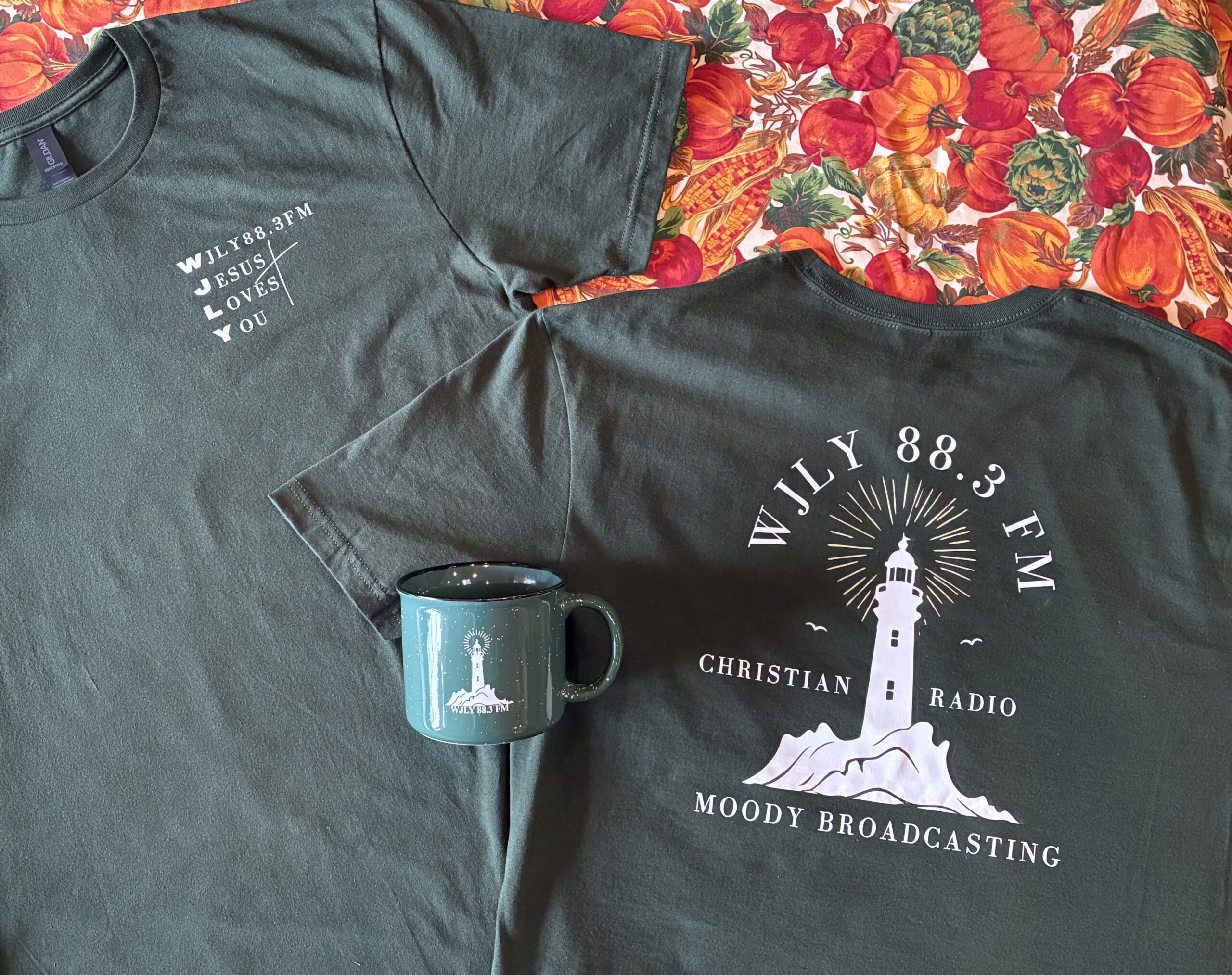 WJLY T-shirts and mug offered as Fall Share thank-you gifts